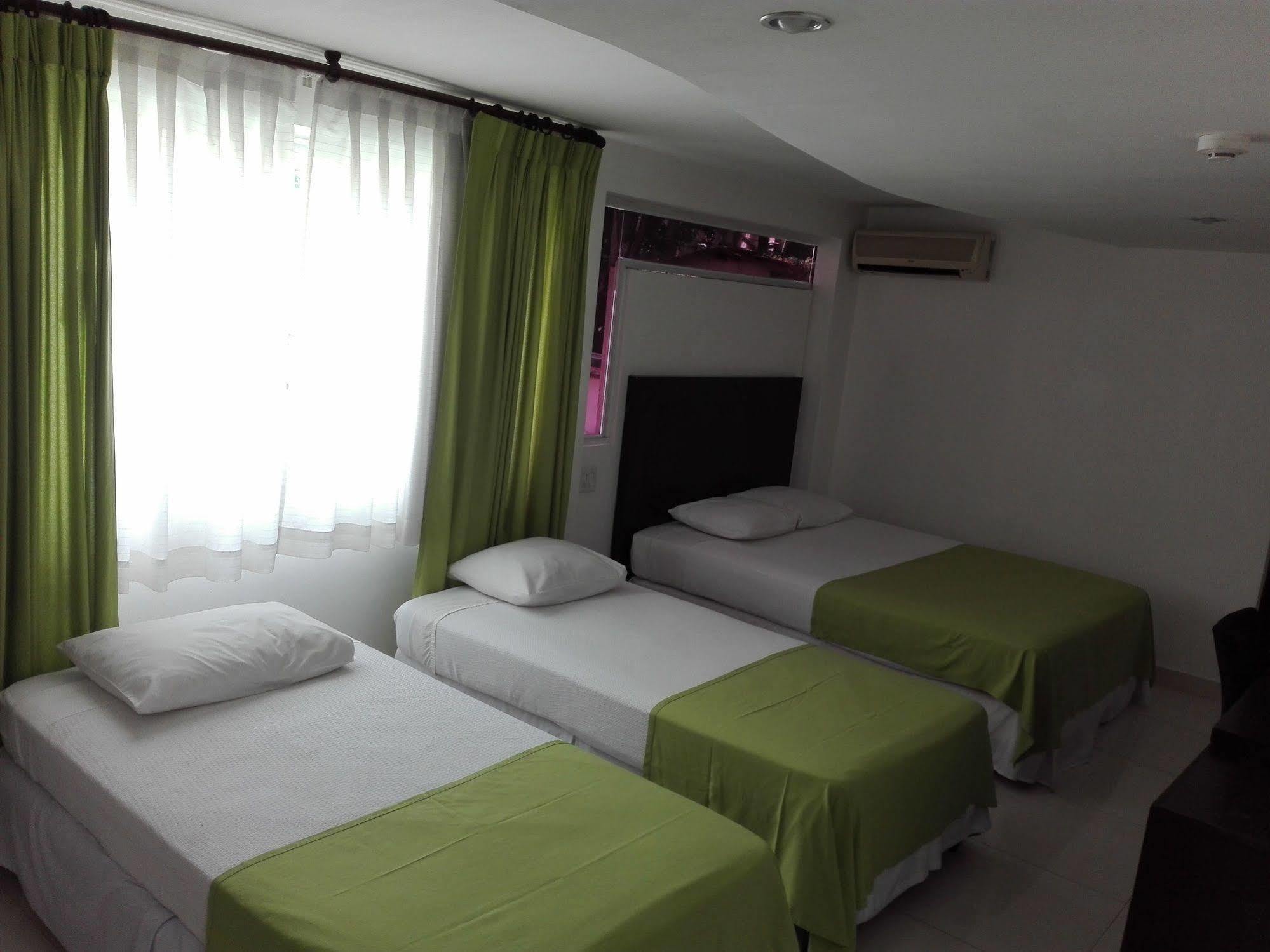 Az Hotel And Suites Panama City Ngoại thất bức ảnh