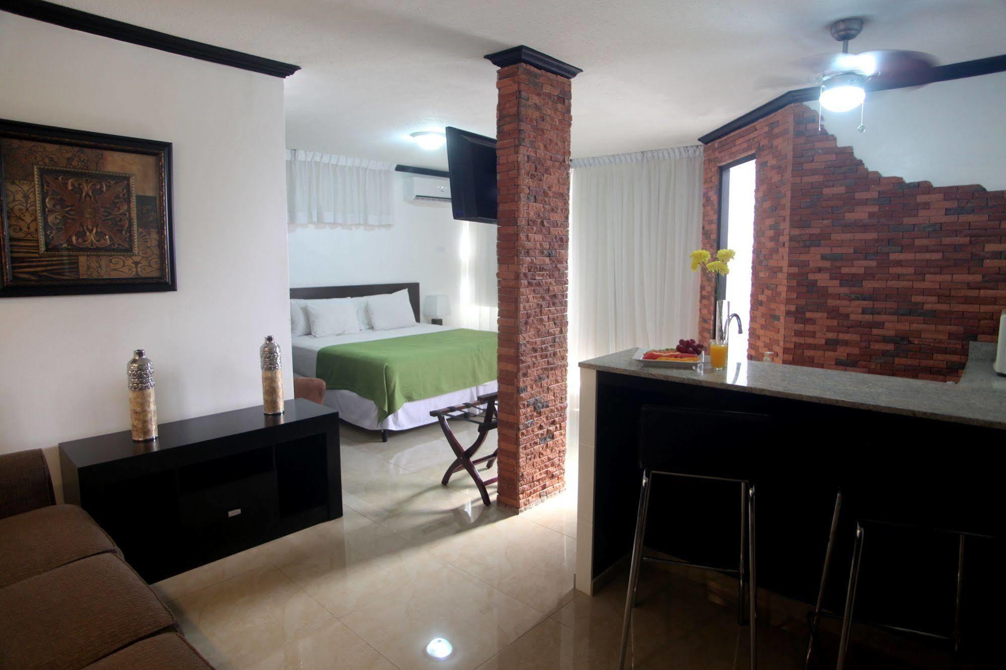 Az Hotel And Suites Panama City Ngoại thất bức ảnh