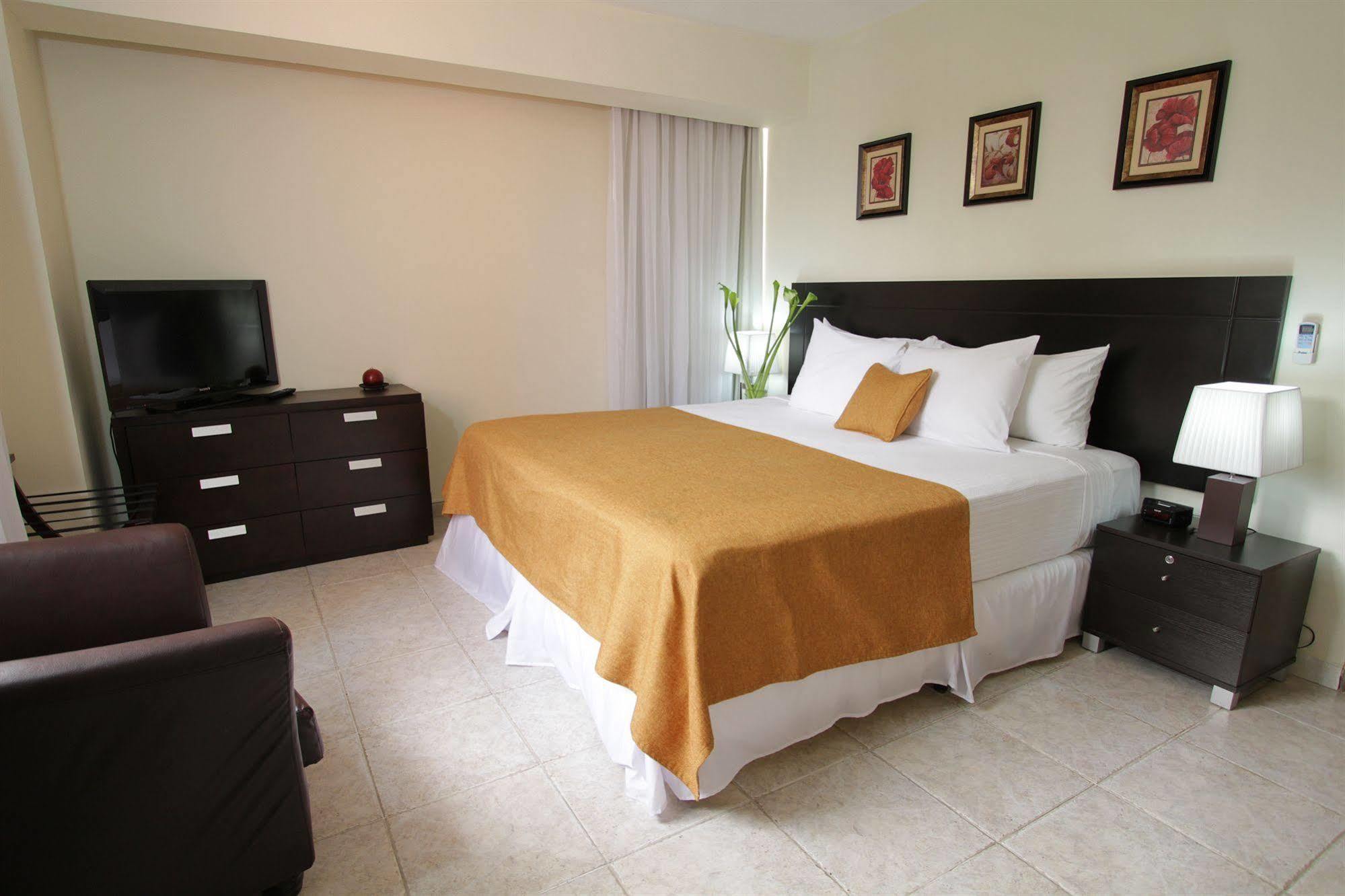 Az Hotel And Suites Panama City Ngoại thất bức ảnh